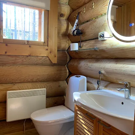 Chalet Ruska 2, Yllaes, Aekaeslompolo, Lapland - Log With And Fell Scenery