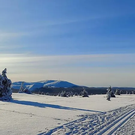 Шале Ruska 2, Yllaes, Aekaeslompolo, Lapland - Log With And Fell Scenery