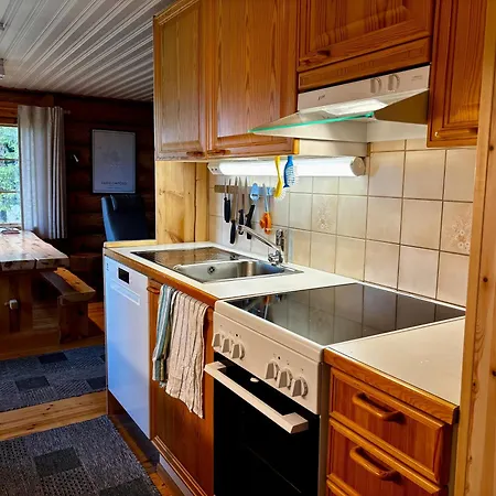 Ruska 2, Yllaes, Aekaeslompolo, Lapland - Log With And Fell Scenery Chalé Äkäslompolo