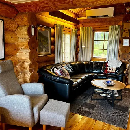 Ruska 2, Yllaes, Aekaeslompolo, Lapland - Log With And Fell Scenery Chalet *