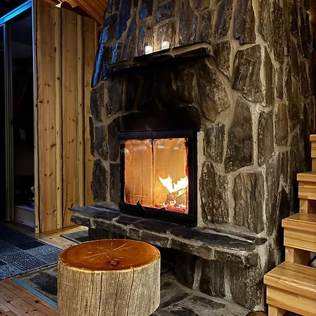 Ruska 2, Yllaes, Aekaeslompolo, Lapland - Log With And Fell Scenery Chalet *